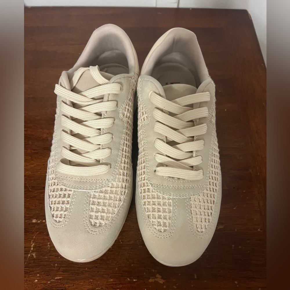 Nicole Miller Neutral Beige Woven Mesh Sneakers size 7.5 NWOT - Picture 3 of 6